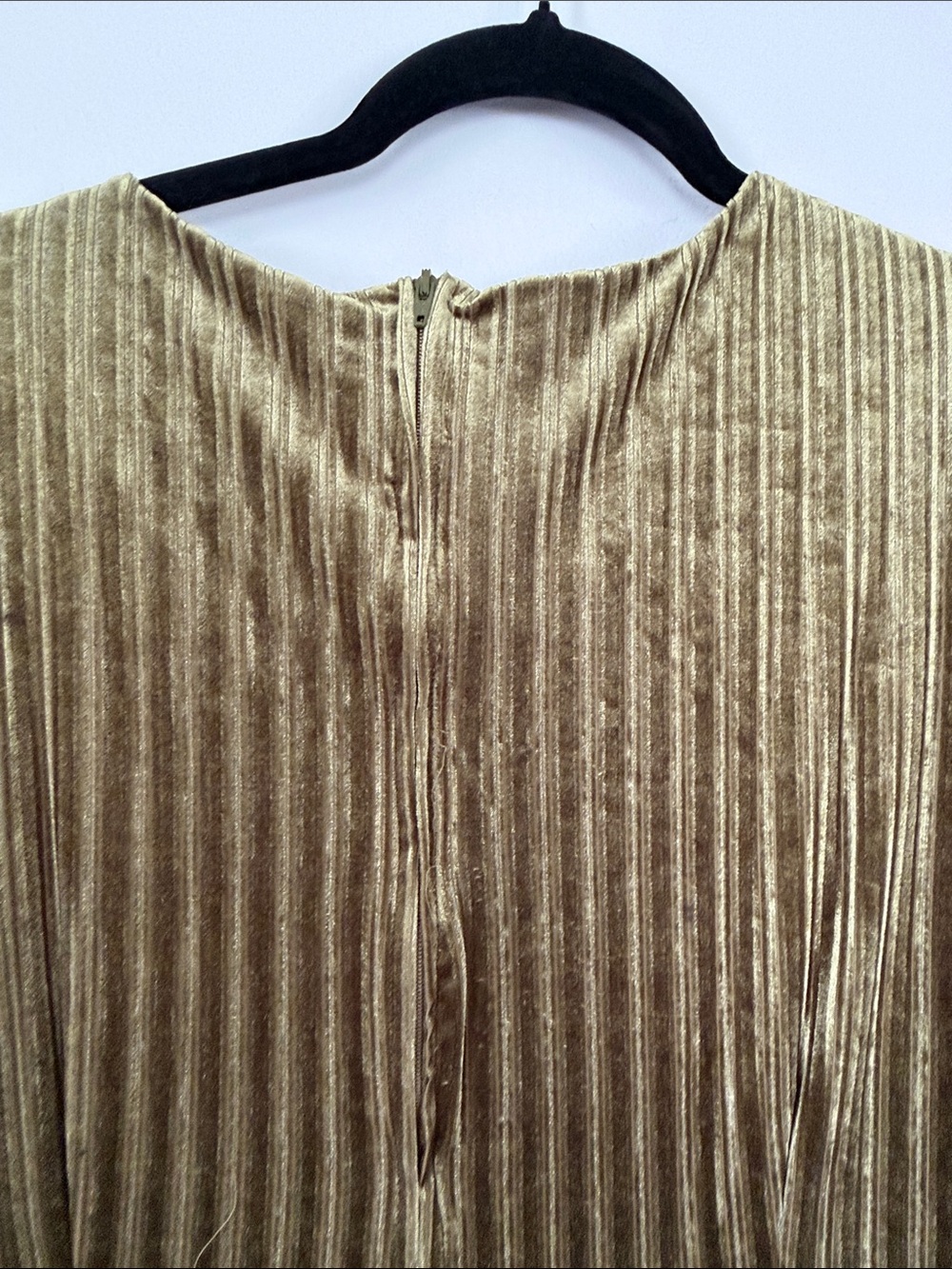 Unique Vintage | Olive Green Velvet Ruched Maxi Dress - Picture 7 of 8